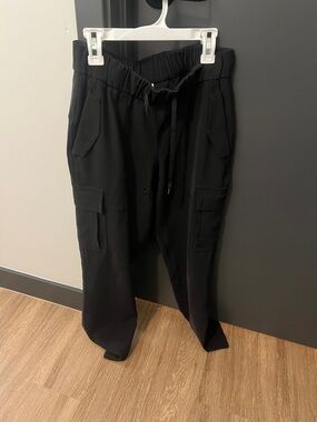 Women’s lululemon Black Cargo Jogger Pants
